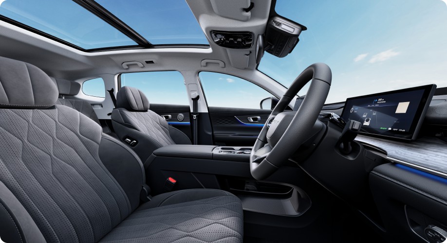 12 Pengeras Suara (Termasuk Pengeras Suara di Sandaran Kepala Depan)